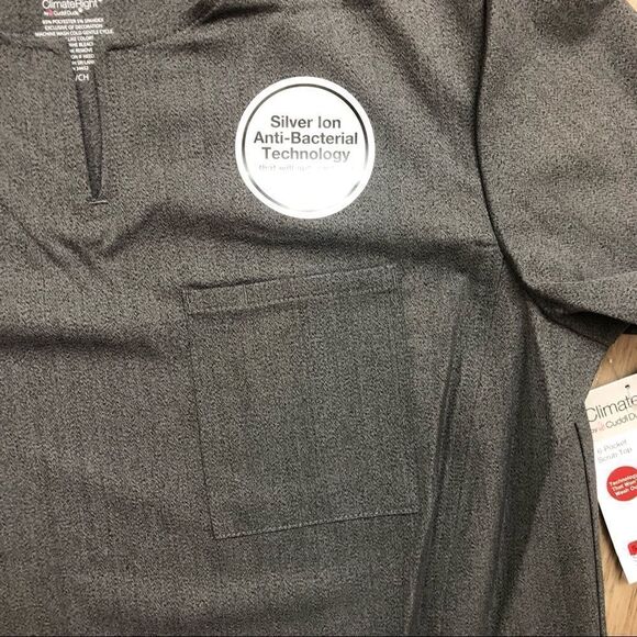 Cuddl Duds 6-Pocket Short Sleeve Scrub Top - Picture 8 of 13